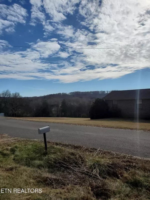 Strawberry Plains, TN 37871,2948 Bluegrass LN