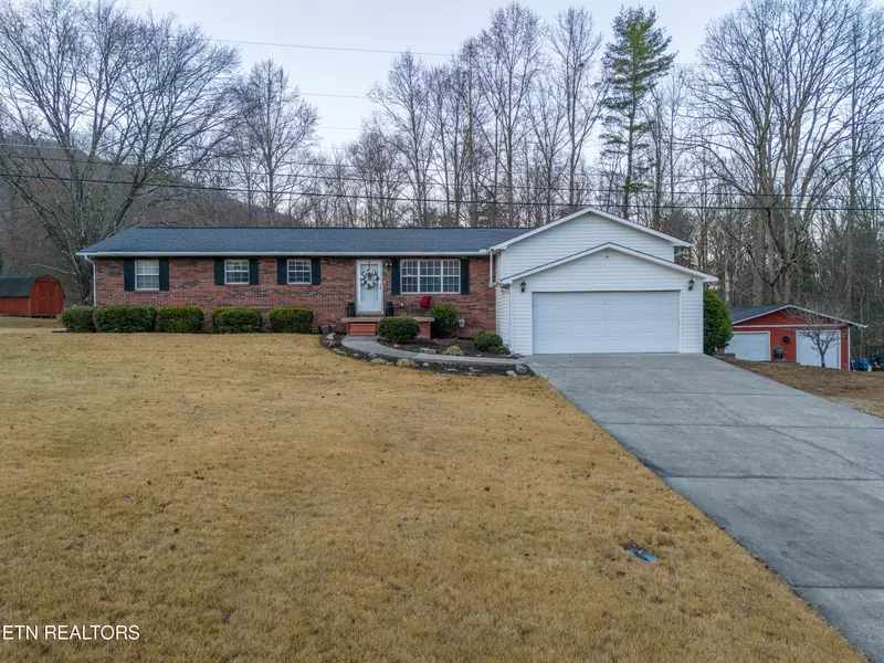 264 Ray Cross Rd, Harriman, TN 37748