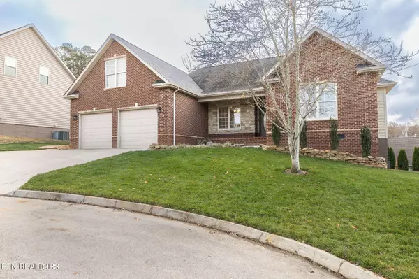 283 Fallon LN, Lenoir City, TN 37771