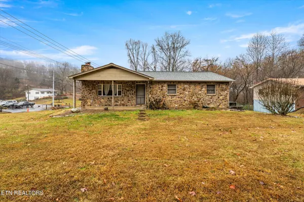 8403 Heiskell Rd, Powell, TN 37849