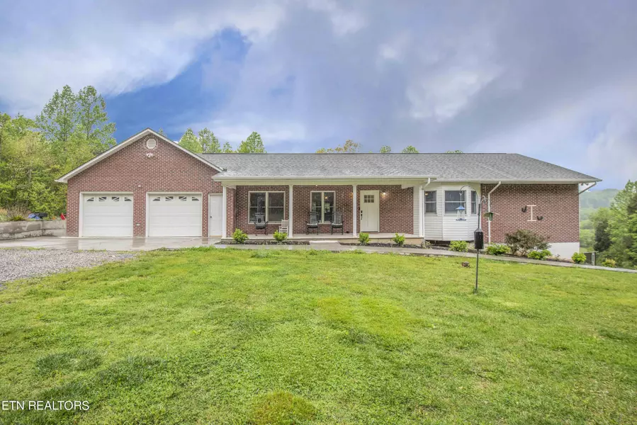 483 Pattie Gap Rd, Philadelphia, TN 37846