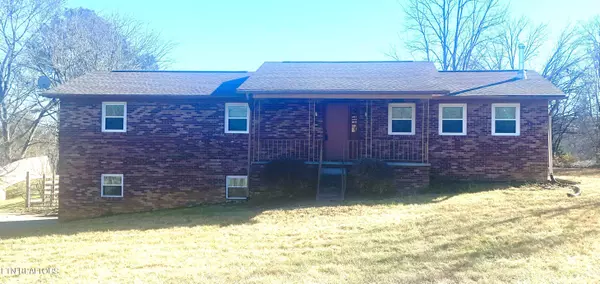 10206 Green Springs Ln, Knoxville, TN 37932