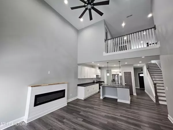 Knoxville, TN 37909,5113 Morningstar LN