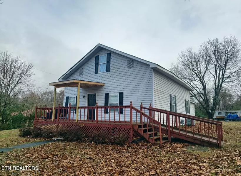 286 Harding Rd, Harriman, TN 37748