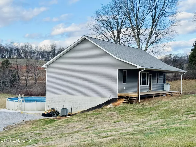 181 HOLT LN, New Tazewell, TN 37825