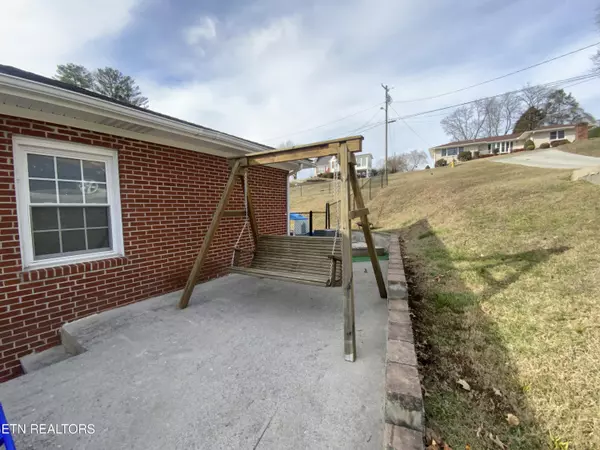 Clinton, TN 37716,318 Hickory St