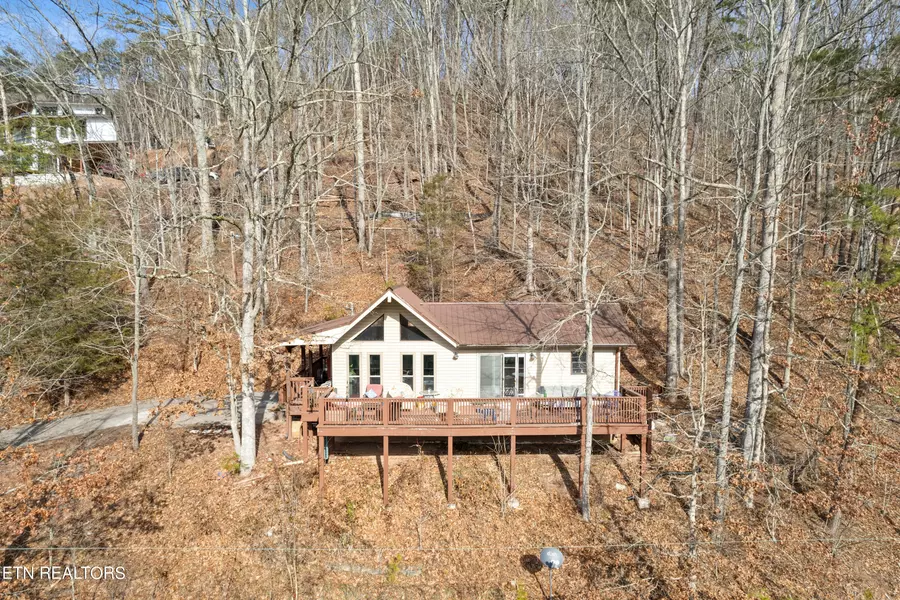 776 Laurel Lake CIR, Madisonville, TN 37354