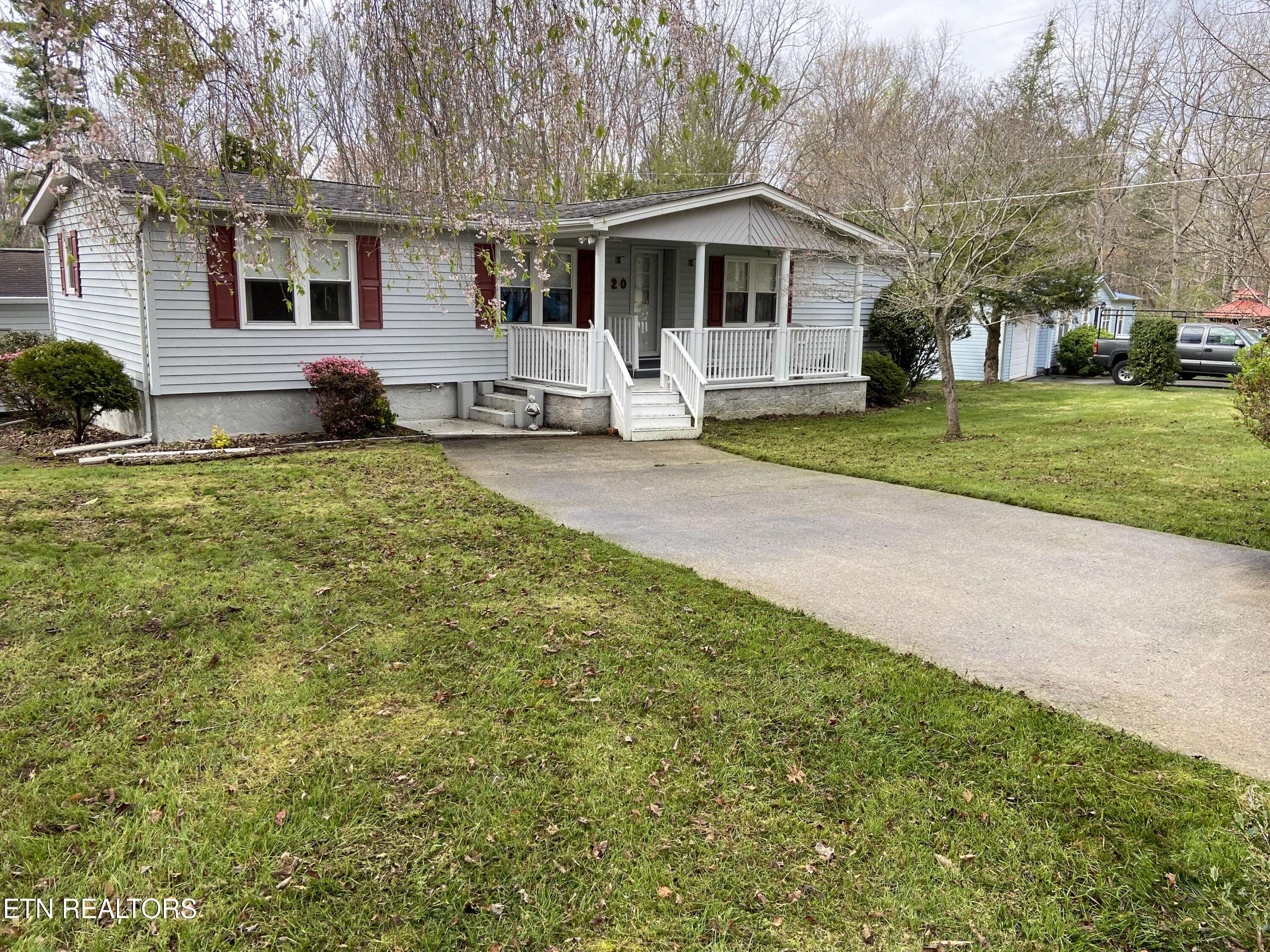20 Robin Hood LN, Fairfield Glade, TN 38558