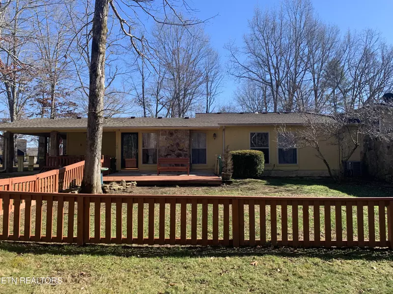 130 Dovenshire DR, Crossville, TN 38558