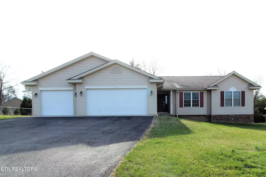 71 Premier DR, Crossville, TN 38555