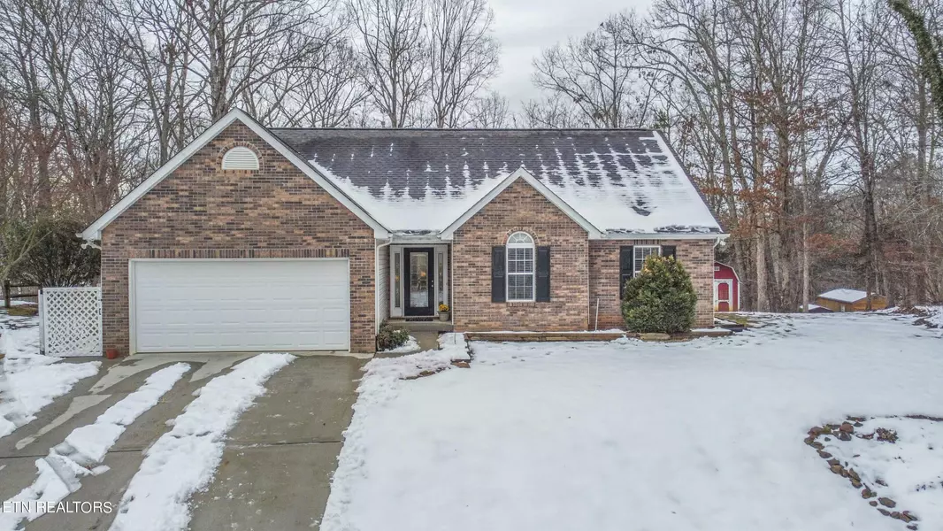 170 Whitney DR, Lenoir City, TN 37772