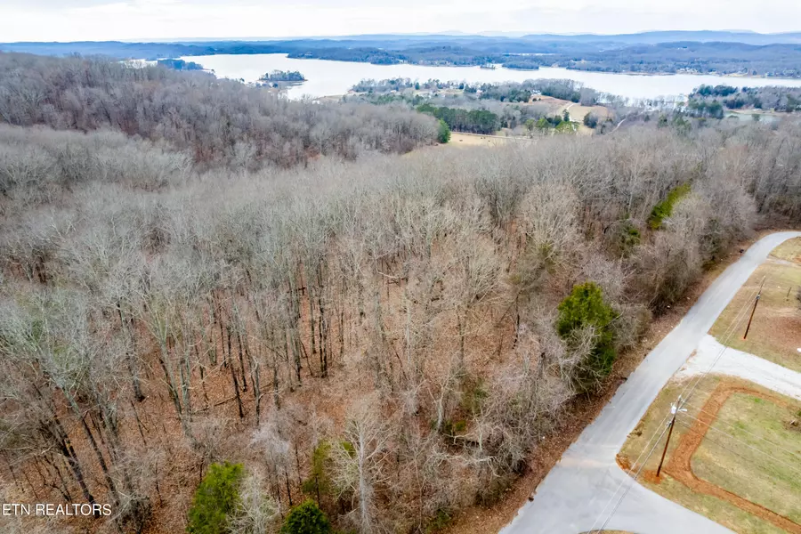 Lakescene Rd, Kingston, TN 37763