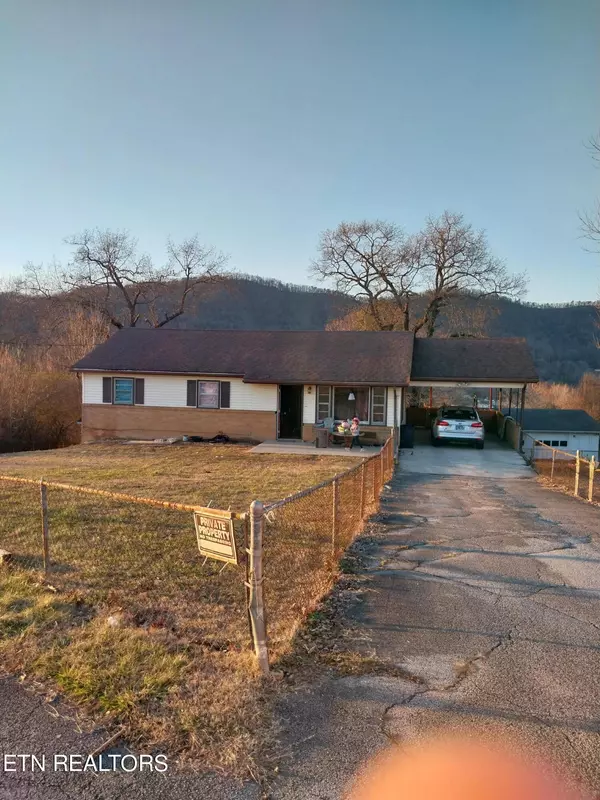 Lafollette, TN 37766,838 Rose Hill DR