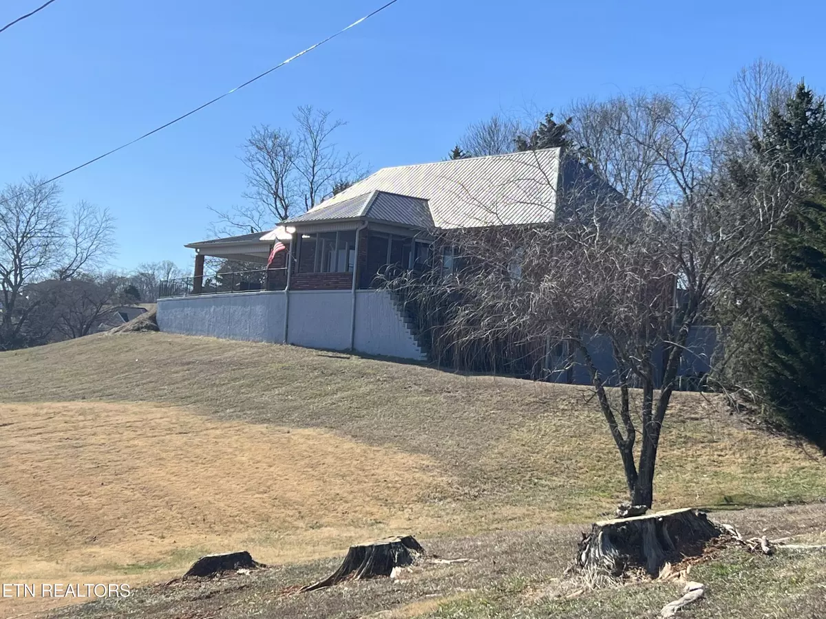 Loudon, TN 37774,127 Carter DR