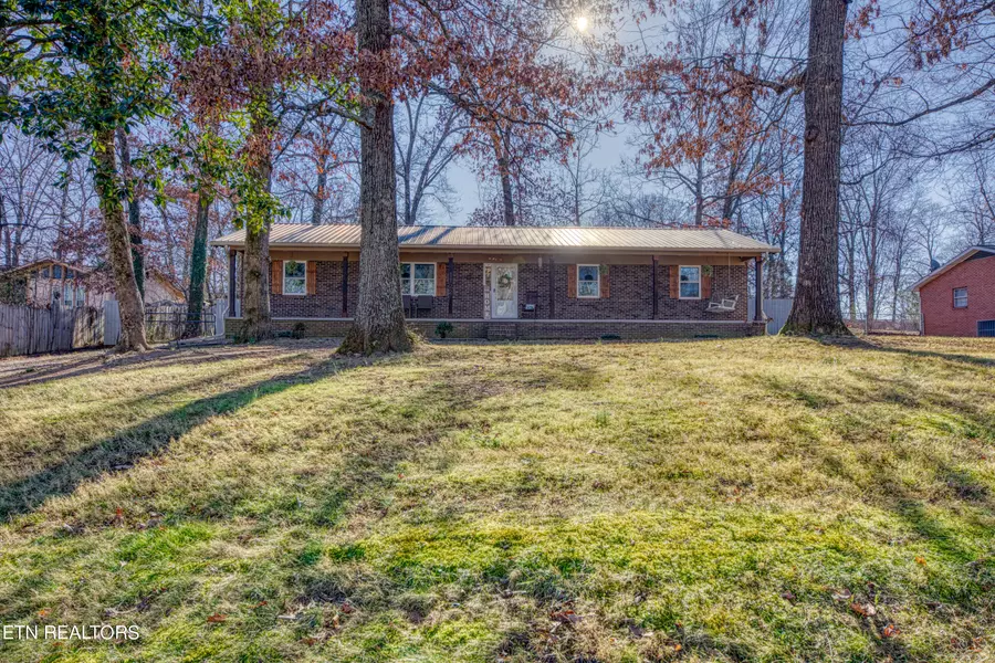 1122 Forest Heights CIR, Lenoir City, TN 37772