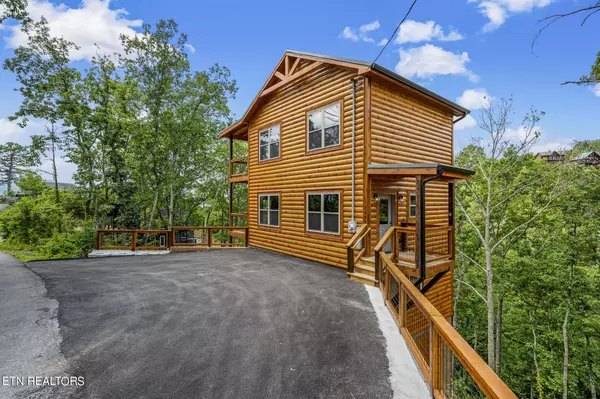 1868 Blue Tick WAY, Sevierville, TN 37876