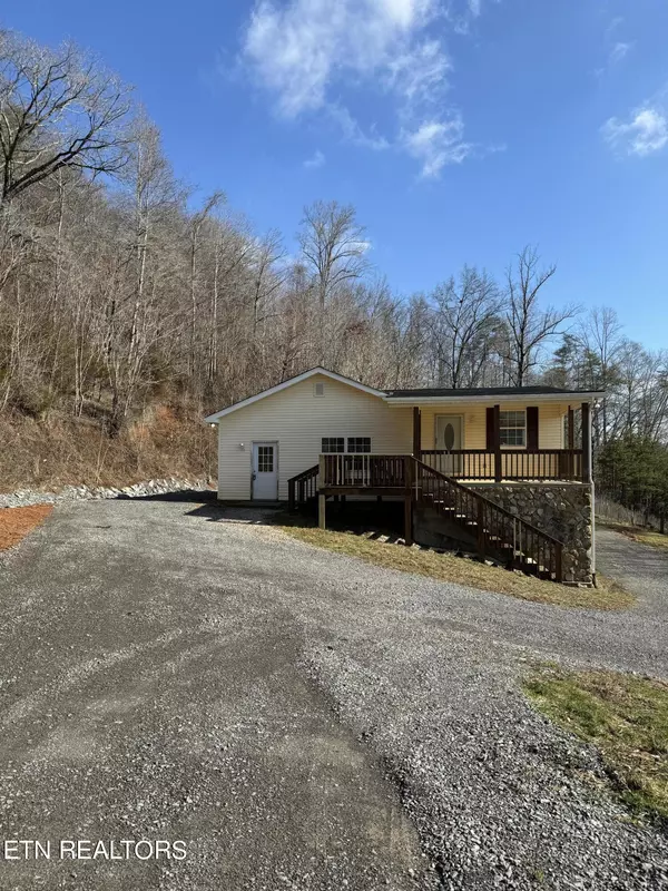 300 Beard Valley Rd, Maynardville, TN 37807