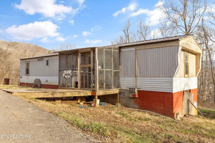 133 Spears Alley, Harriman, TN 37748