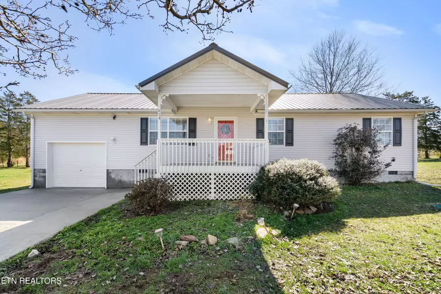 473 Clover CIR, Jacksboro, TN 37757