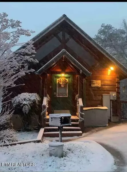 504 Chickasaw Gap WAY, Pigeon Forge, TN 37863