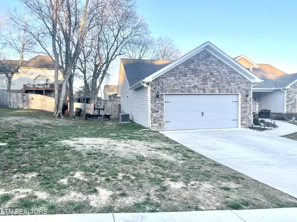 Lenoir City, TN 37771,226 Caulderwood LN