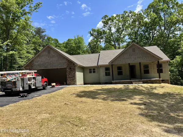 73 Willow LN, Monterey, TN 38574