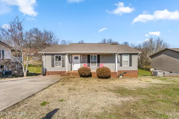 608 Bennett St, Sweetwater, TN 37874