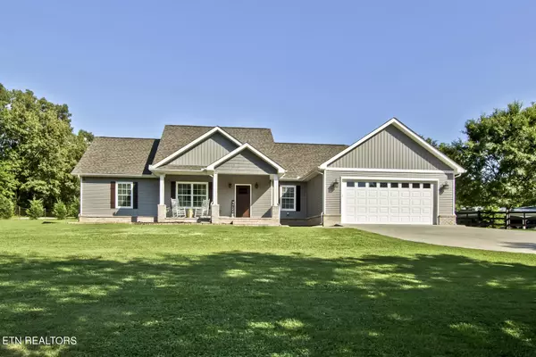 18474 Martel Rd, Lenoir City, TN 37772