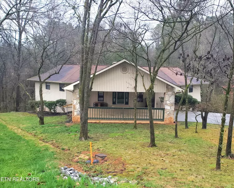 308 Cheeyo LN, Loudon, TN 37774