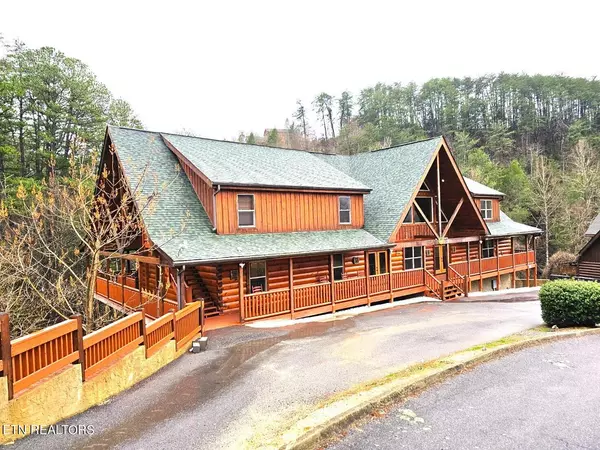 1934 Bear Creek Falls WAY, Sevierville, TN 37876