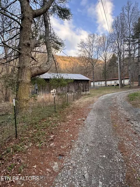 4652 Nebo Rd, Walland, TN 37886