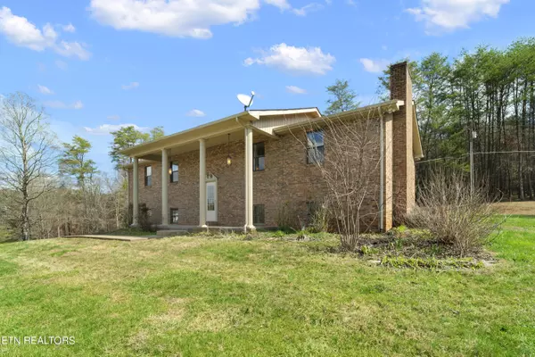 Tellico Plains, TN 37385,405 Old State Rd