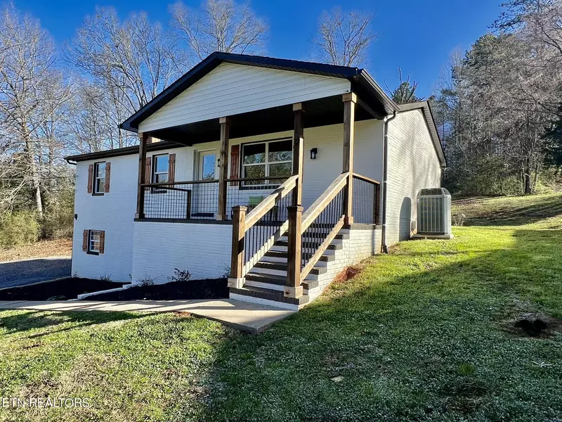 359 Academy DR, Friendsville, TN 37737