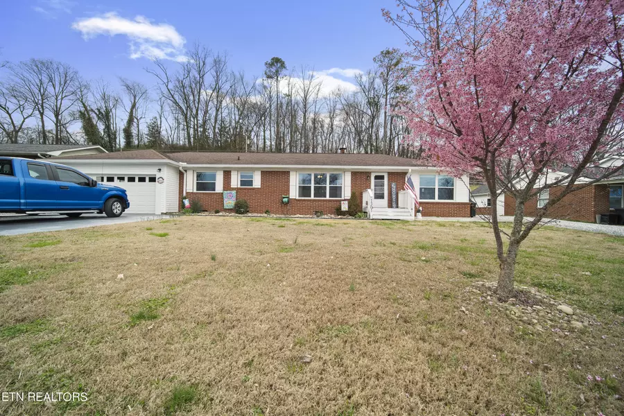 1301 Dogwood DR, Kingston, TN 37763