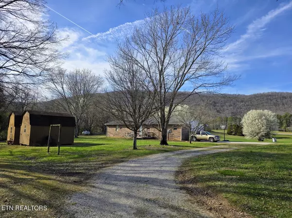 Harriman, TN 37748,126 Woods Chaple Rd