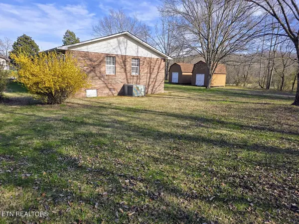 Harriman, TN 37748,126 Woods Chaple Rd