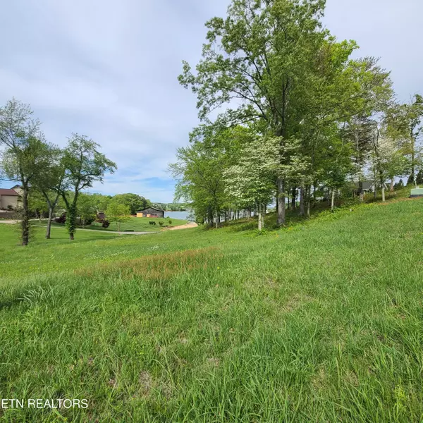 Lot 92R Majestic CIR, Dandridge, TN 37725