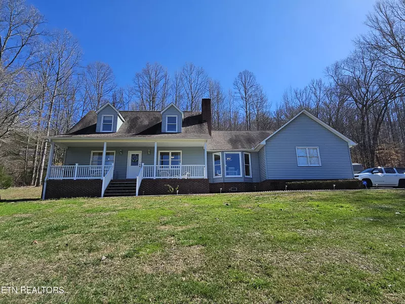 3600 Sugar Grove Valley Rd, Harriman, TN 37748