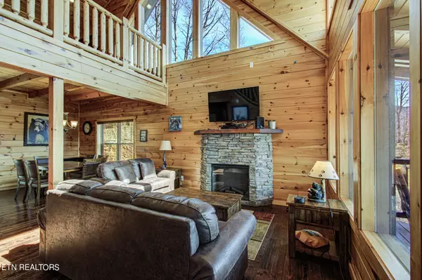 Gatlinburg, TN 37738,741 Picadilly LN