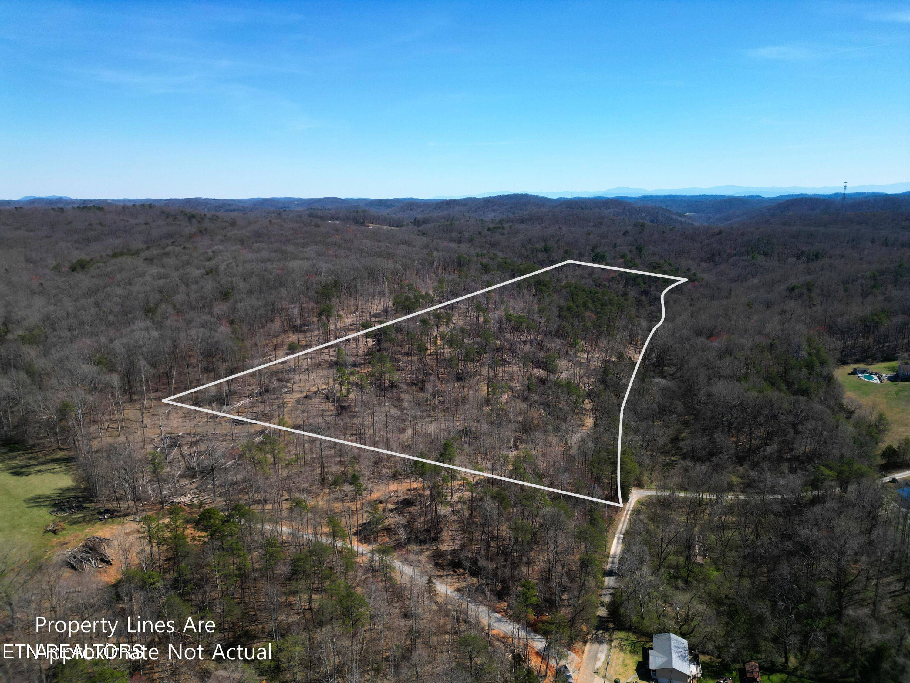 209 Mill LN, Clinton, TN 37716