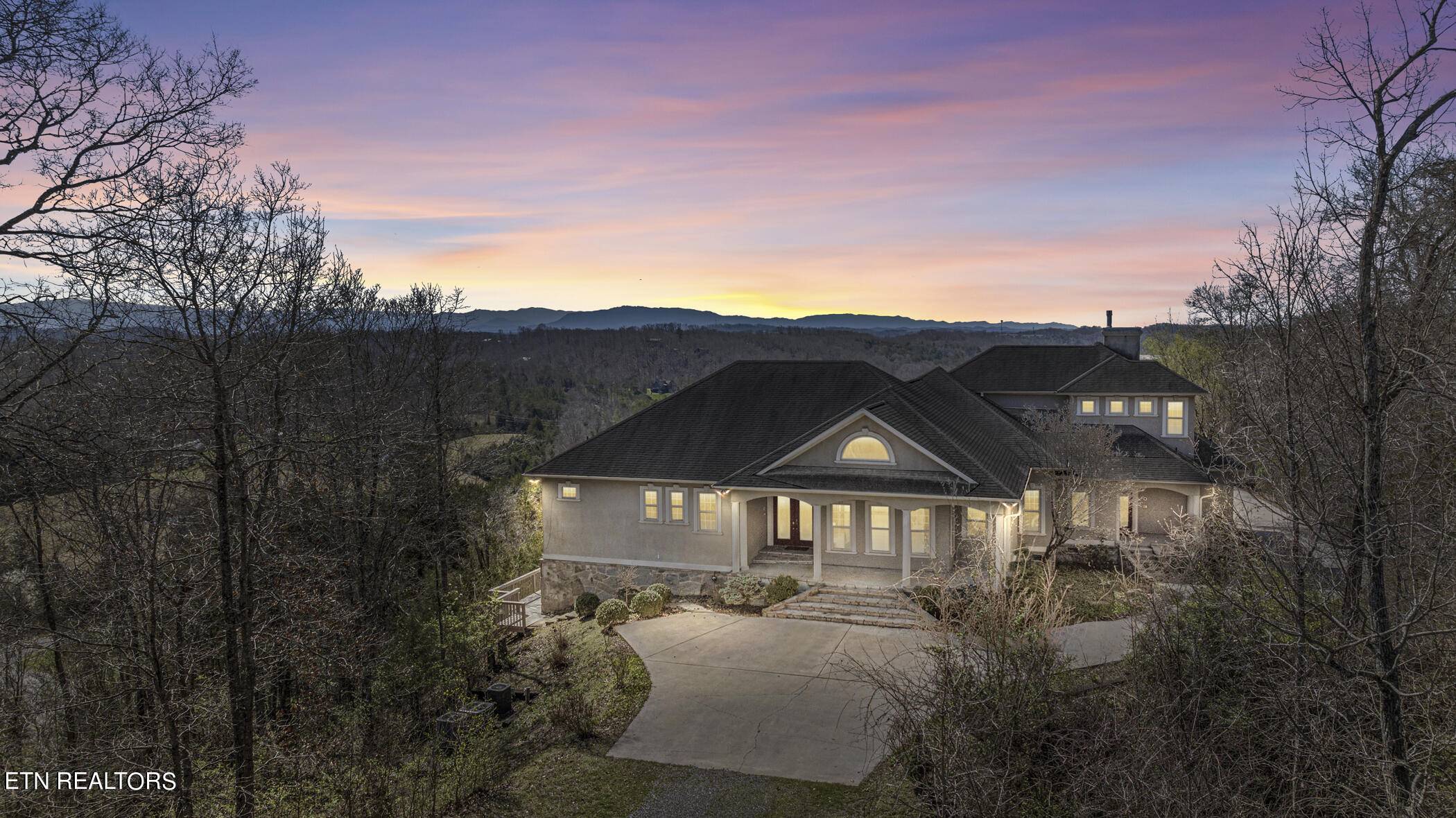 389 Roy Hays WAY, Kodak, TN 37764