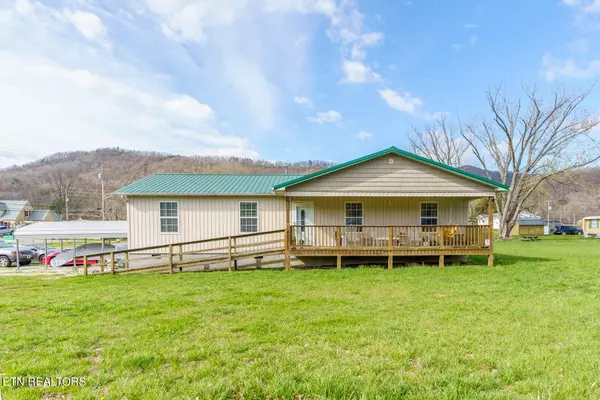 403 Lindsay Ave, Rocky Top, TN 37769