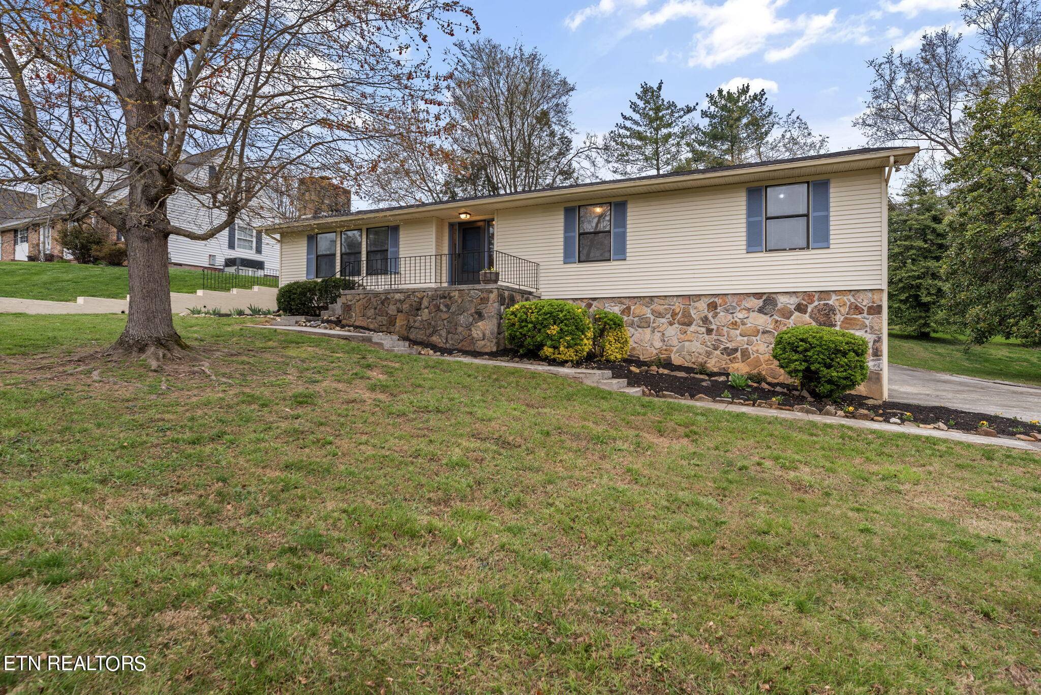 605 Greenwood DR, Clinton, TN 37716