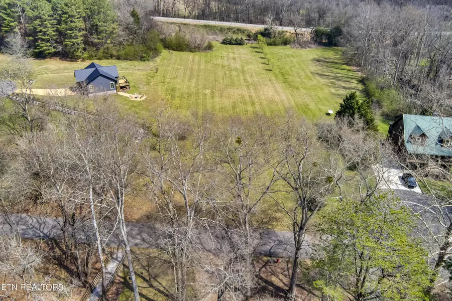 165 Tree Frog Lane, Benton, TN 37307