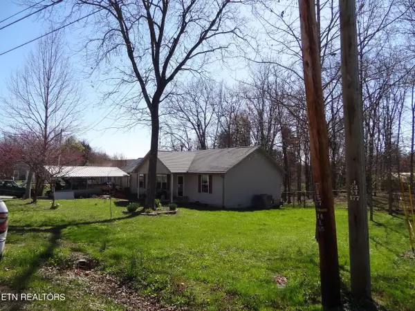 61 Calloway DR, Crossville, TN 38555