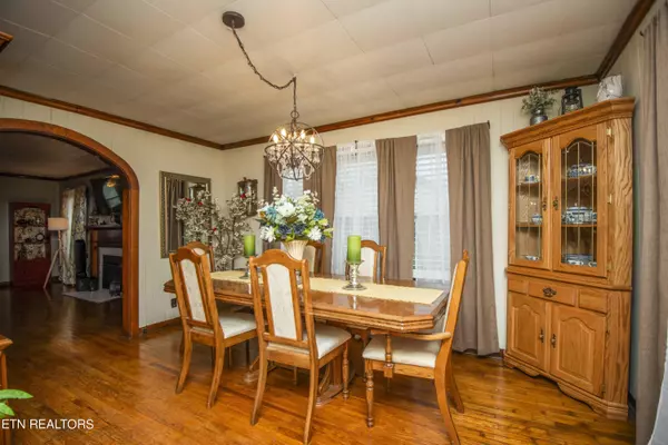 Jellico, TN 37762,362 High St