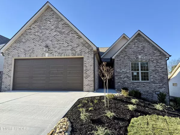 2279 Boulder Crest LN, Sevierville, TN 37876