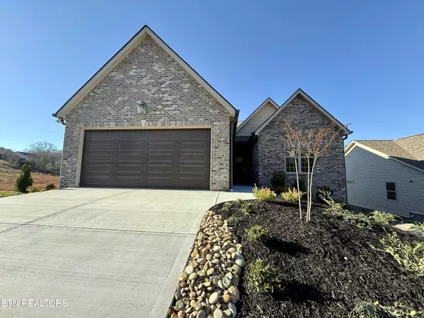 2275 Boulder Crest LN, Sevierville, TN 37876