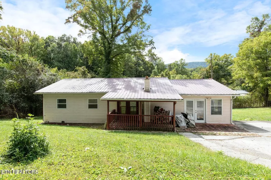 1525 Bruce Gap Rd, Caryville, TN 37714