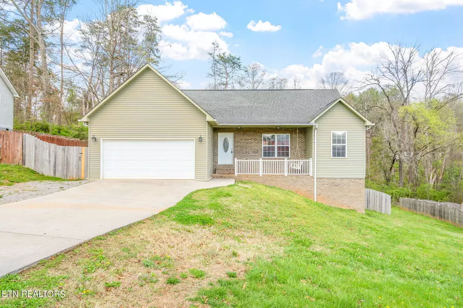 8622 Crosswind Landing LN, Knoxville, TN 37924